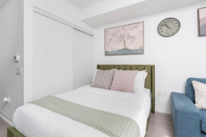Chic Studio by Eaton Centre